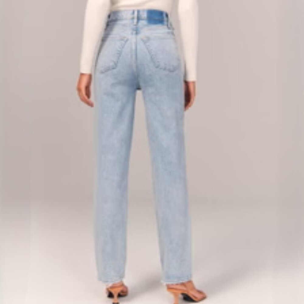 Abercrombie & Fitch Light Wash High-Rise Straight Jeans - Picture 3 of 9